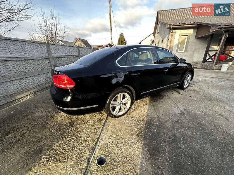 Седан Volkswagen Passat 2014 в Ровно