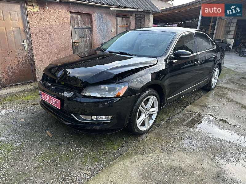 Седан Volkswagen Passat 2014 в Ровно