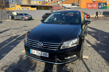 Седан Volkswagen Passat 2011 в Ужгороде