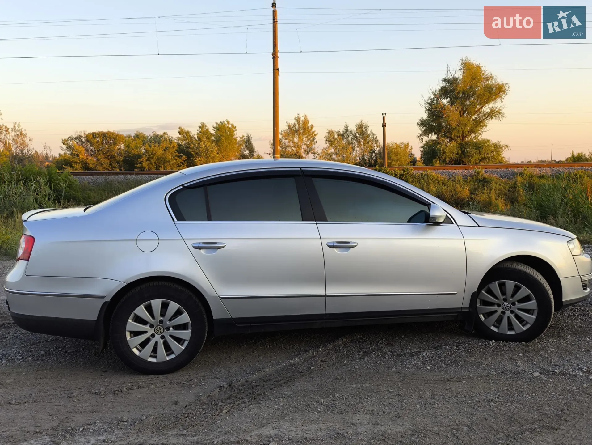 2010 Volkswagen Passat - мініатюра 3