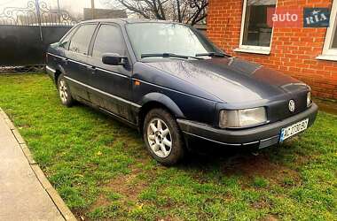 Седан Volkswagen Passat 1991 в Полтаві