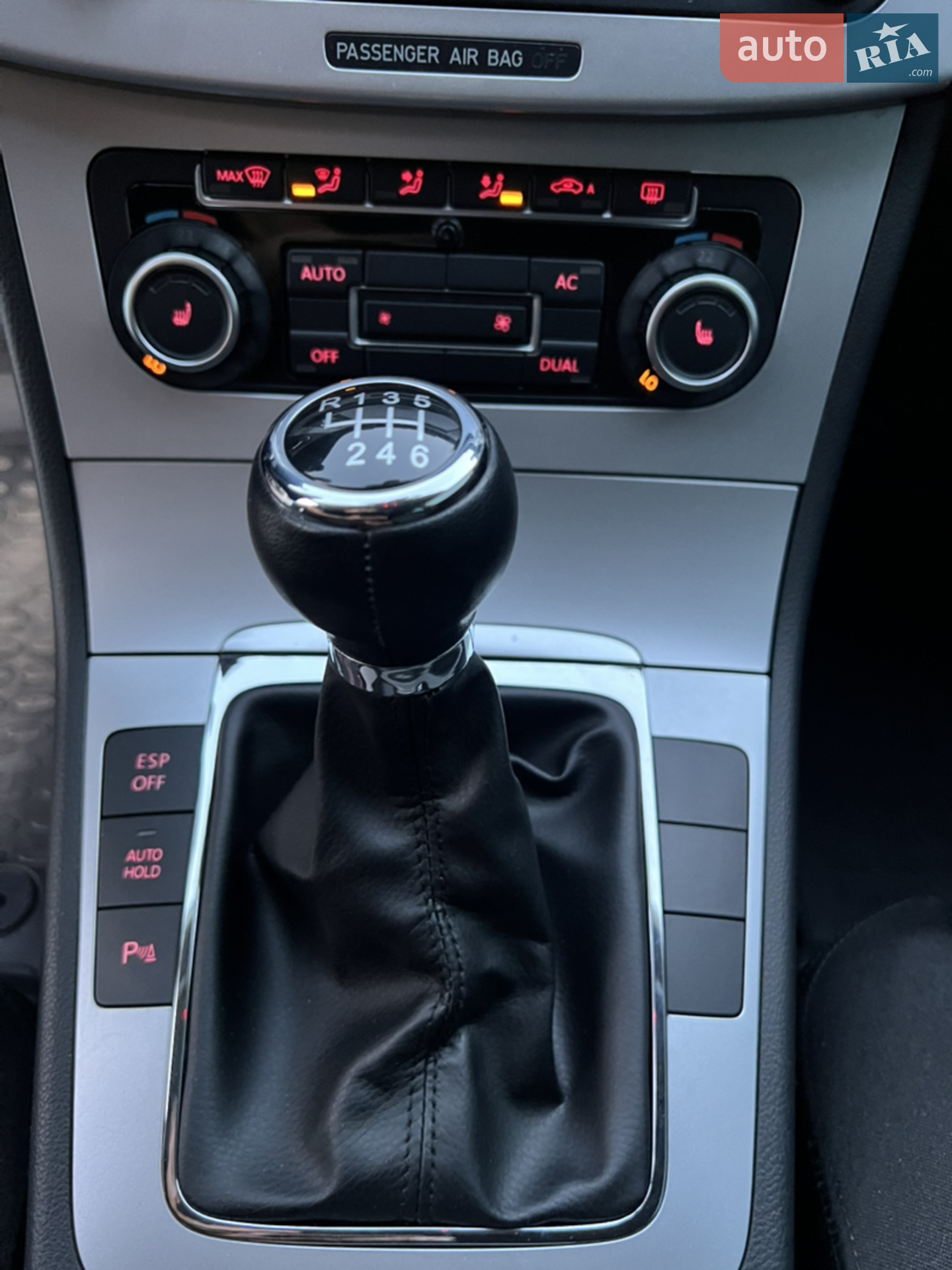 2010 Volkswagen Passat - мініатюра 13