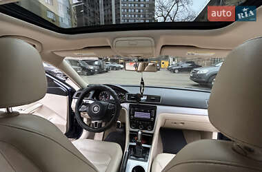 Седан Volkswagen Passat 2013 в Киеве