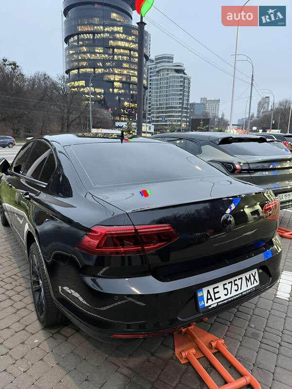 Седан Volkswagen Passat 2019 в Киеве