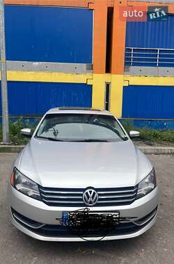 Седан Volkswagen Passat 2012 в Києві