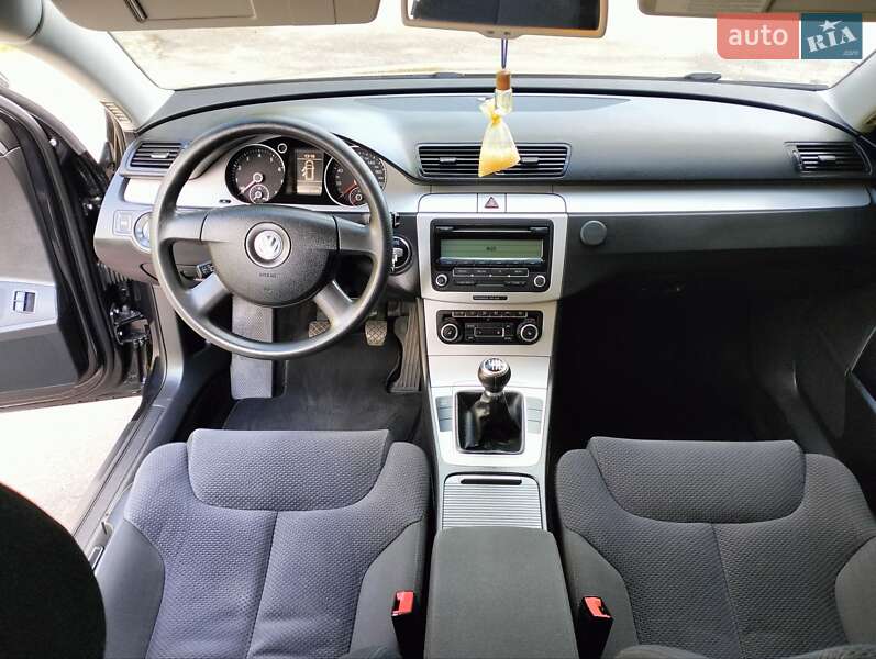 Универсал Volkswagen Passat 2010 в Барышевке фото 4 Универсал Volkswagen Passat 2010 в Барышевке