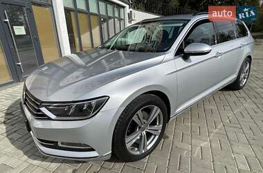 Універсал Volkswagen Passat 2017 в Чернівцях