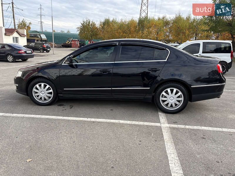 Седан Volkswagen Passat 2006 в Києві