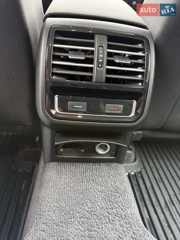 Універсал Volkswagen Passat 2016 в Львові фото 18 Універсал Volkswagen Passat 2016 в Львові