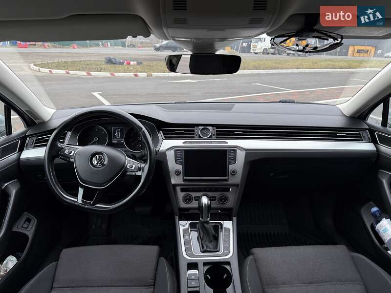 Універсал Volkswagen Passat 2016 в Львові фото 22 Універсал Volkswagen Passat 2016 в Львові