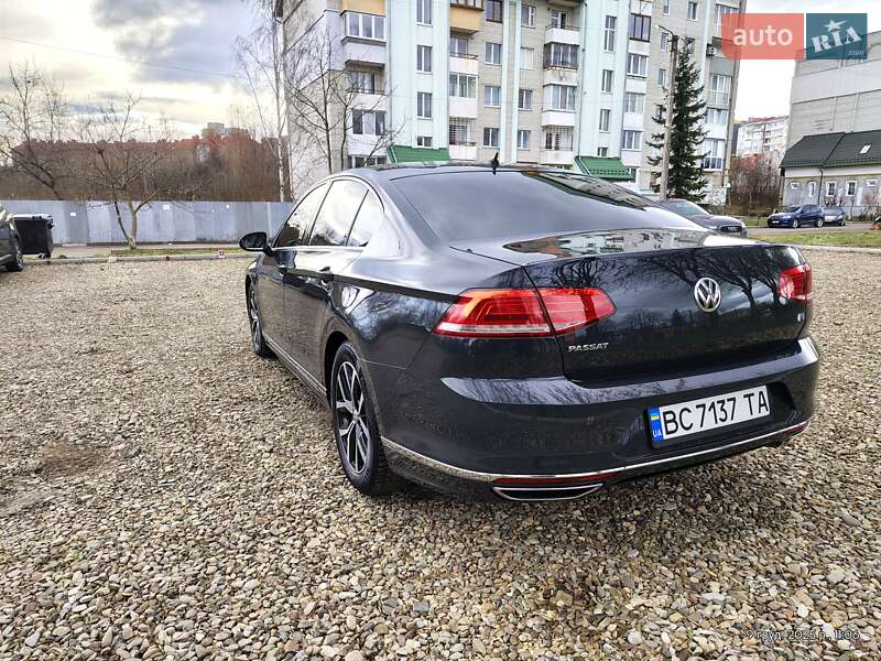 Седан Volkswagen Passat 2019 в Дрогобыче