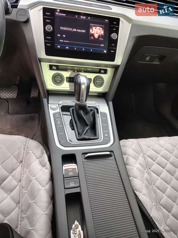 Седан Volkswagen Passat 2019 в Дрогобыче