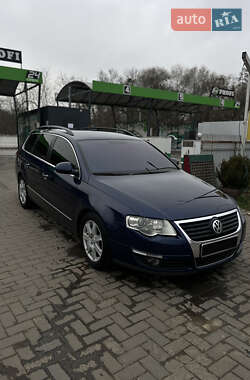 Універсал Volkswagen Passat 2006 в Чернівцях