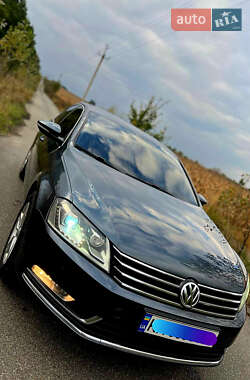 Седан Volkswagen Passat 2012 в Киеве