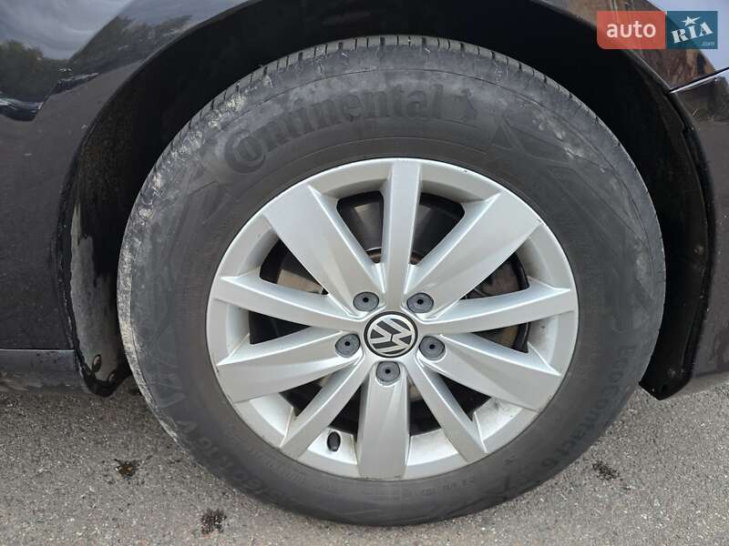 Универсал Volkswagen Passat 2011 в Луцке фото 7 Универсал Volkswagen Passat 2011 в Луцке