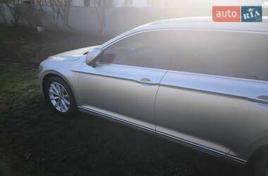 Универсал Volkswagen Passat 2015 в Киеве