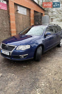 Универсал Volkswagen Passat 2005 в Зеленодольской
