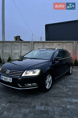 Универсал Volkswagen Passat 2012 в Ровно