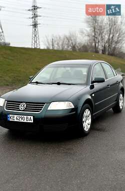 Седан Volkswagen Passat 2001 в Днепре