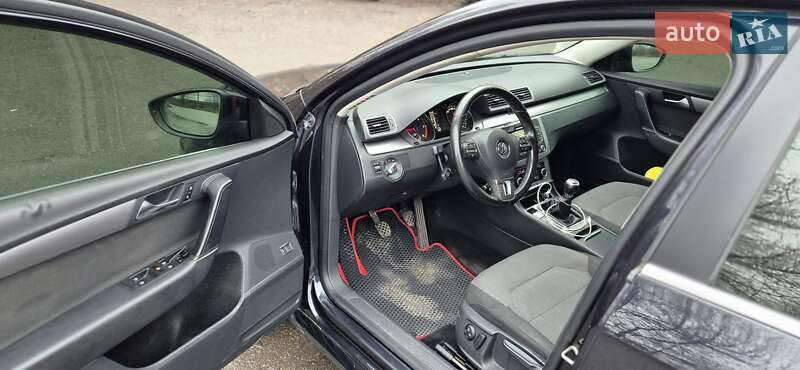 Універсал Volkswagen Passat 2011 в Хмельницькому