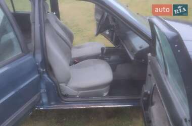 Универсал Volkswagen Passat 1987 в Шумске