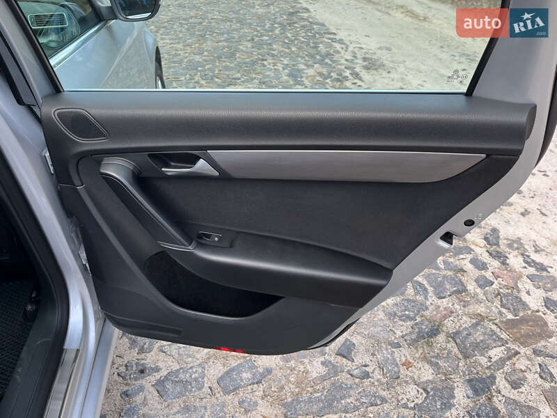 Универсал Volkswagen Passat 2014 в Ахтырке фото 15 Универсал Volkswagen Passat 2014 в Ахтырке