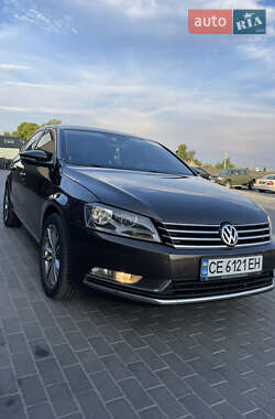 Седан Volkswagen Passat 2012 в Черновцах