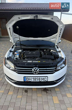 Седан Volkswagen Passat 2014 в Татарбунарах