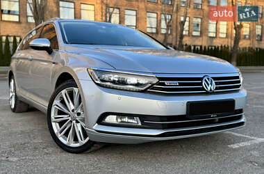 Универсал Volkswagen Passat 2018 в Киеве