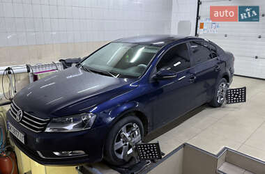 Седан Volkswagen Passat 2013 в Сарнах