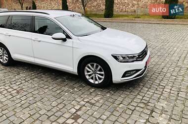 Универсал Volkswagen Passat 2022 в Киеве