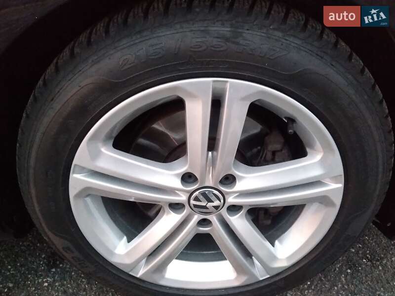Универсал Volkswagen Passat 2014 в Киеве