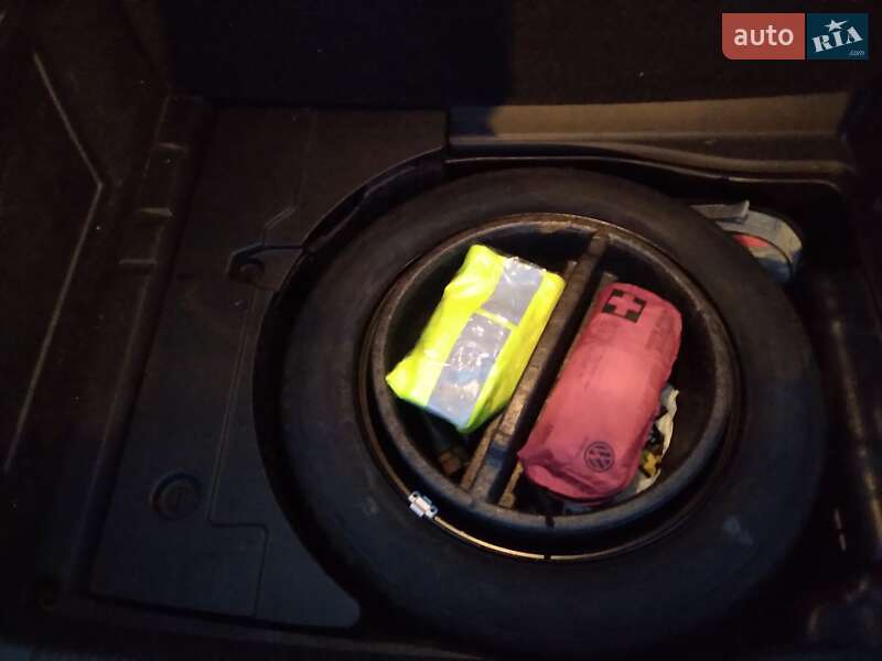 Универсал Volkswagen Passat 2014 в Киеве