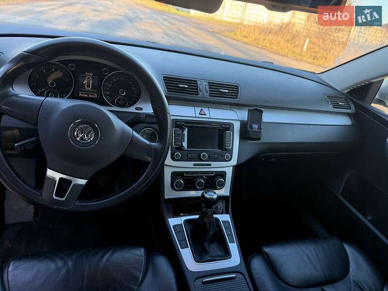 Універсал Volkswagen Passat 2010 в Вінниці