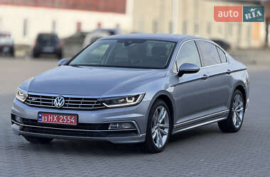 Седан Volkswagen Passat 2018 в Луцьку