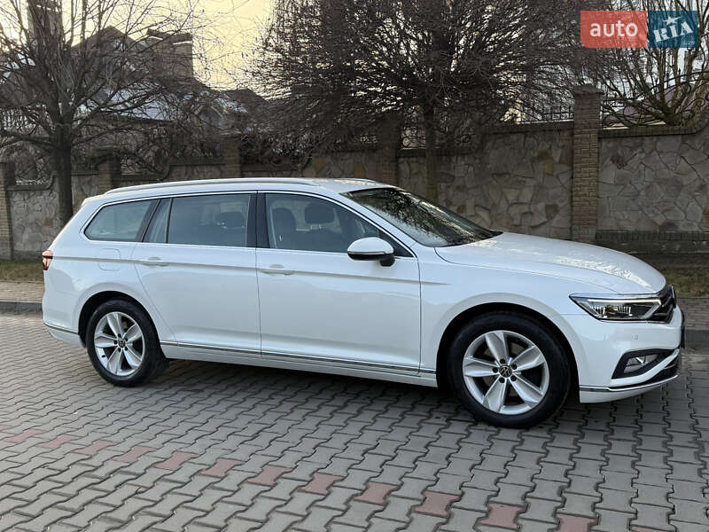 Универсал Volkswagen Passat 2022 в Луцке