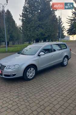 Универсал Volkswagen Passat 2006 в Ровно