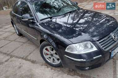 Седан Volkswagen Passat 2004 в Киеве