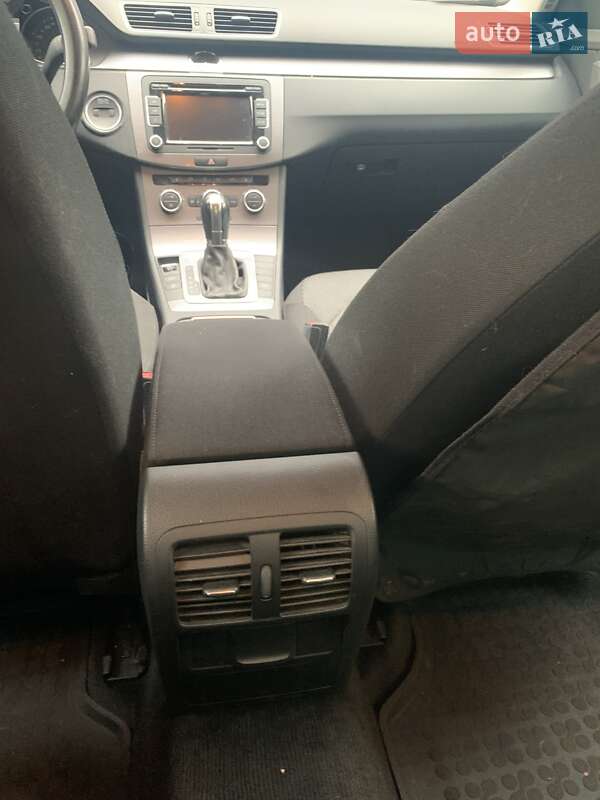 Седан Volkswagen Passat 2013 в Киеве