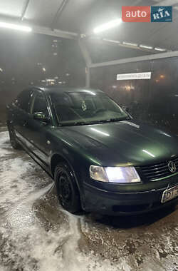 Седан Volkswagen Passat 1997 в Киеве