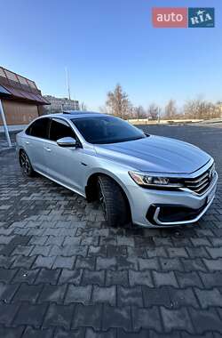 Седан Volkswagen Passat 2019 в Кривом Роге