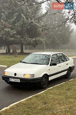 Седан Volkswagen Passat 1991 в Ровно