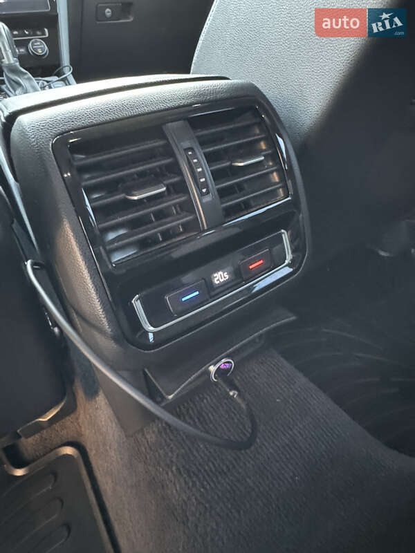 Універсал Volkswagen Passat 2019 в Чернівцях