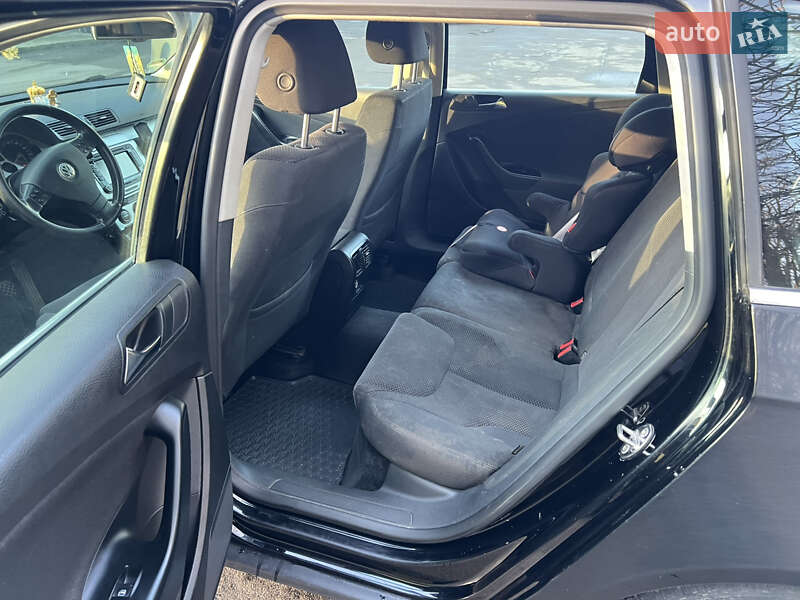 Універсал Volkswagen Passat 2008 в Рівному
