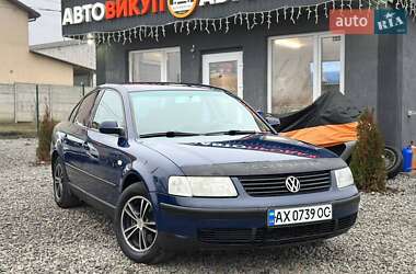 Седан Volkswagen Passat 2000 в Харькове