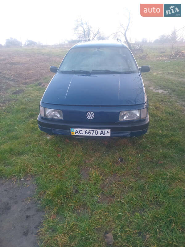 Універсал Volkswagen Passat 1990 в Торчині