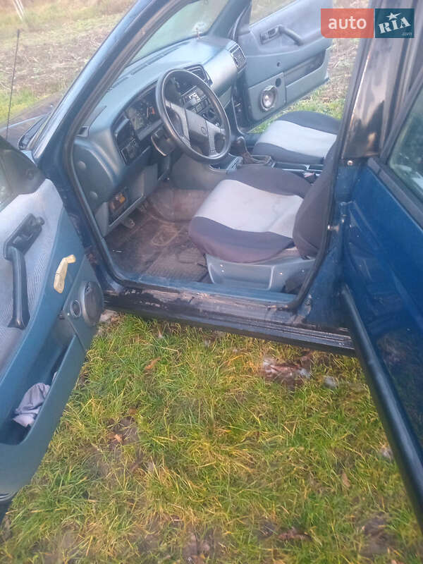 Універсал Volkswagen Passat 1990 в Торчині