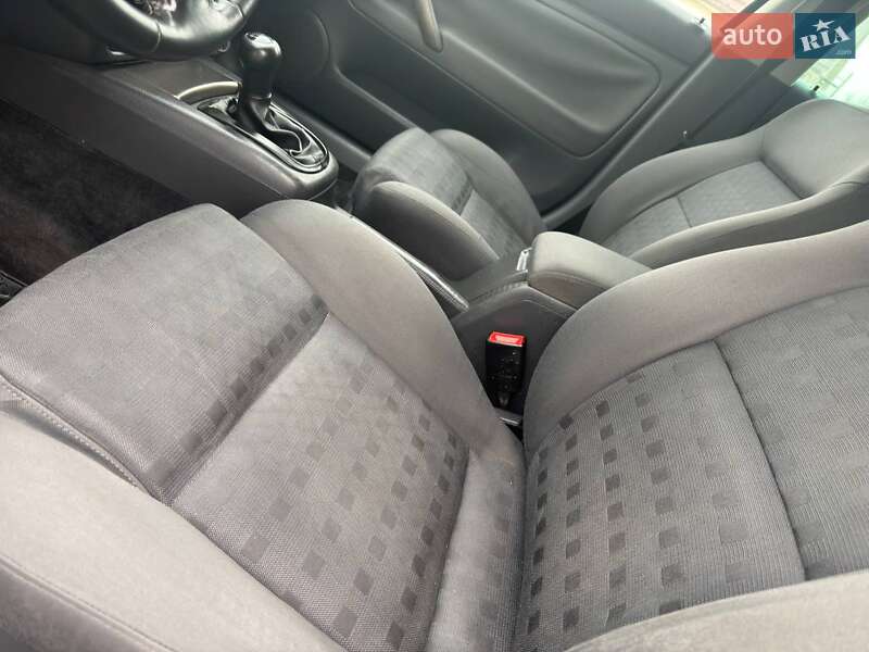 Універсал Volkswagen Passat 2004 в Охтирці