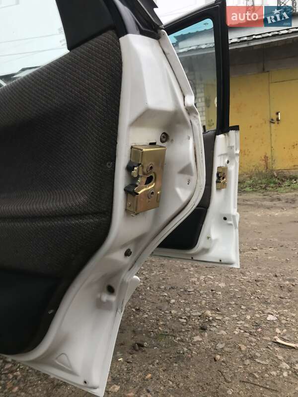 Седан Volkswagen Passat 1988 в Николаеве