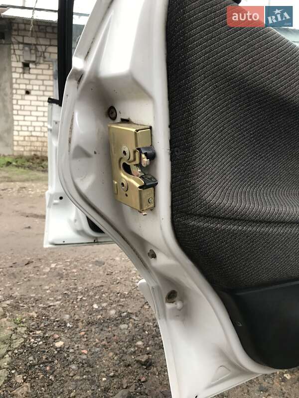 Седан Volkswagen Passat 1988 в Николаеве